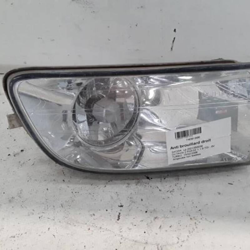 Anti brouillard droit (feux) SKODA OCTAVIA 2 Anti brouillard droit (feux) SKODA OCTAVIA 2