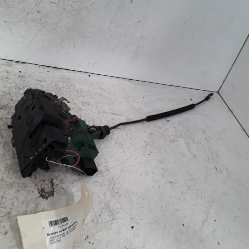 Serrure avant gauche VOLKSWAGEN GOLF 4 Serrure avant gauche VOLKSWAGEN GOLF 4