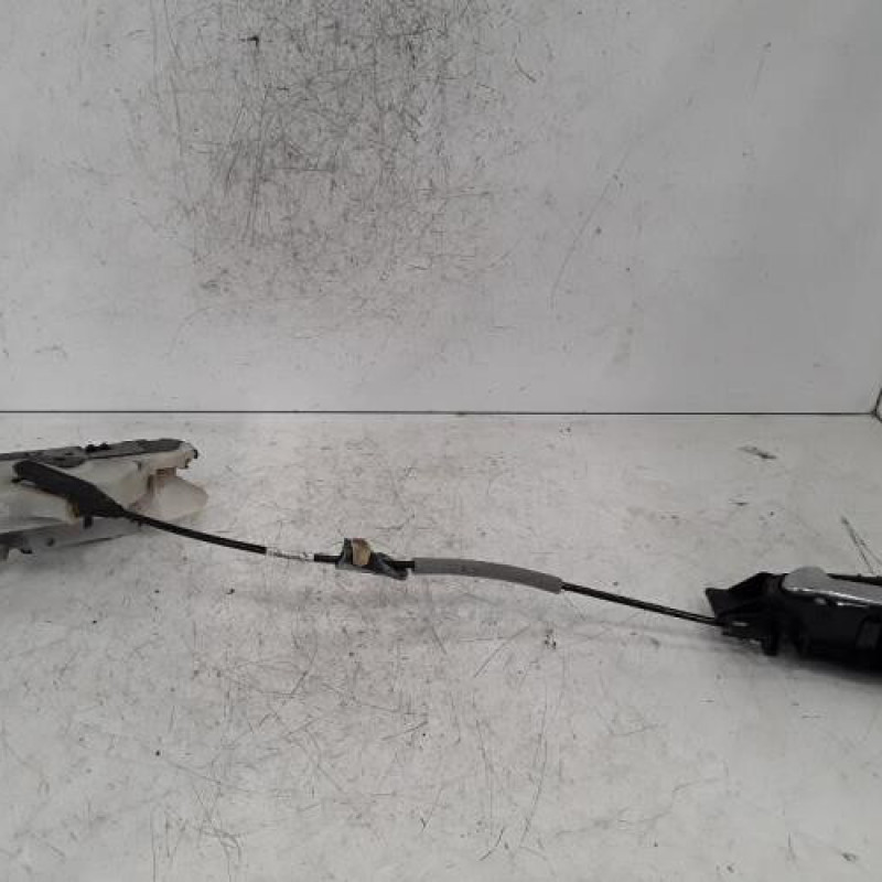 Serrure avant gauche PEUGEOT 208 1