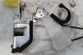 Serrure arriere droit SUZUKI SWIFT 3