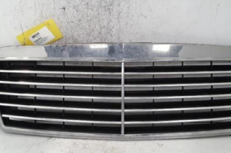Calandre MERCEDES CLASSE E 210 Photo n°1