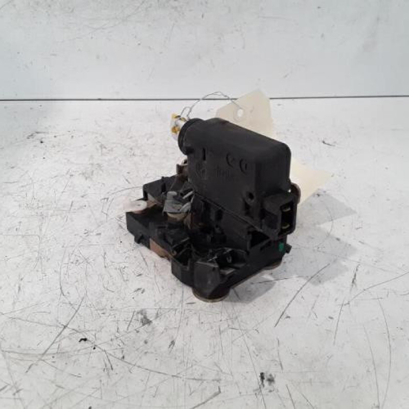Serrure avant droit RENAULT KANGOO 1 Serrure avant droit RENAULT KANGOO 1