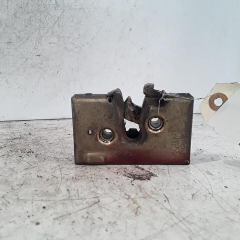 Serrure avant droit VOLKSWAGEN POLO 2