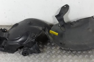 Pare boue avant gauche RENAULT MEGANE 3 Photo n°1