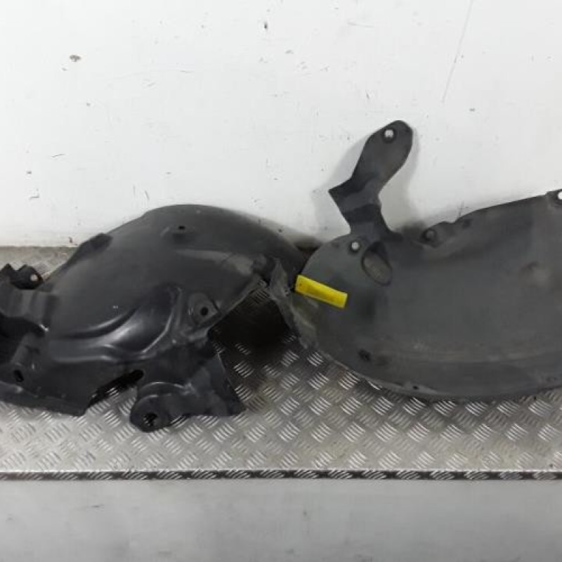 Pare boue avant gauche RENAULT MEGANE 3 Pare boue avant gauche RENAULT MEGANE 3