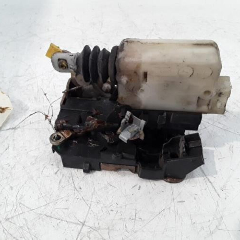 Serrure avant droit RENAULT KANGOO 1 Serrure avant droit RENAULT KANGOO 1