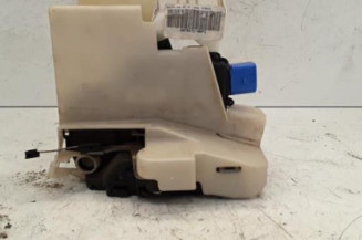 Serrure avant droit VOLKSWAGEN POLO 4