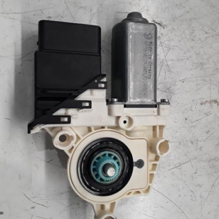 Leve vitre electrique arriere droit VOLKSWAGEN PASSAT 5 Photo n°1