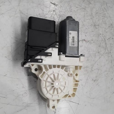 Leve vitre electrique arriere gauche VOLKSWAGEN PASSAT 5 Photo n°1