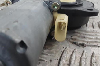 Leve vitre electrique avant gauche FORD FIESTA 5