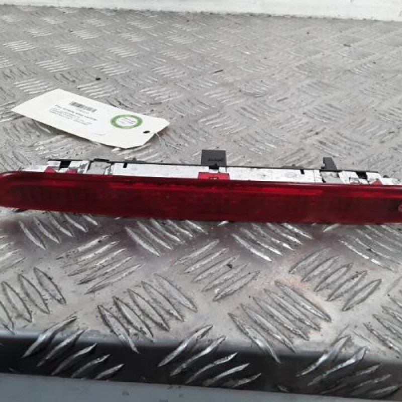 Feu arriere stop central FIAT GRANDE PUNTO Feu arriere stop central FIAT GRANDE PUNTO