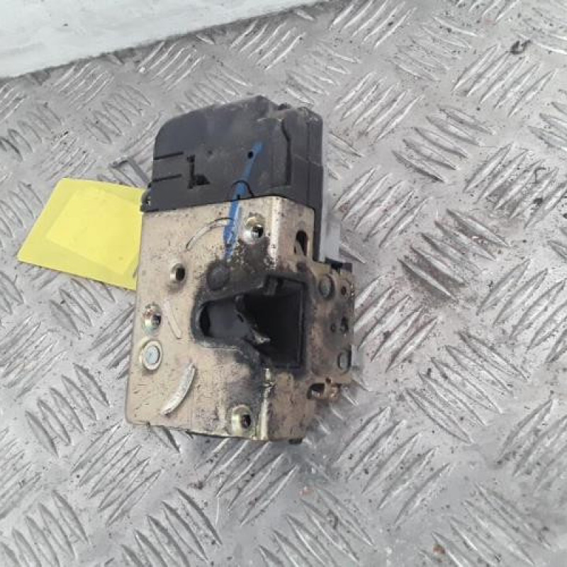 Serrure avant gauche PEUGEOT 206