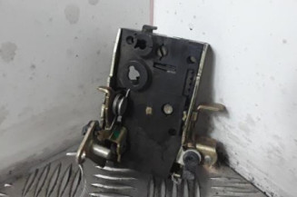 Serrure avant droit PEUGEOT 106