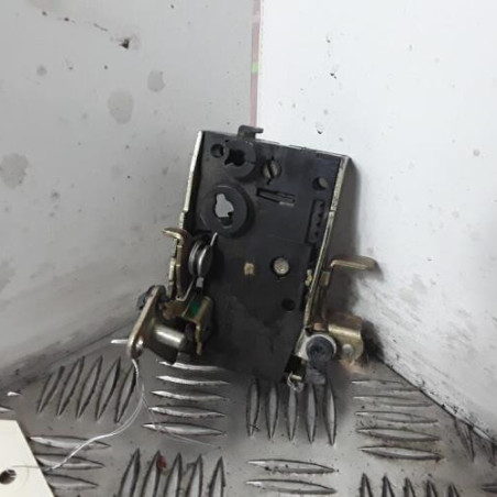 Serrure avant droit PEUGEOT 106