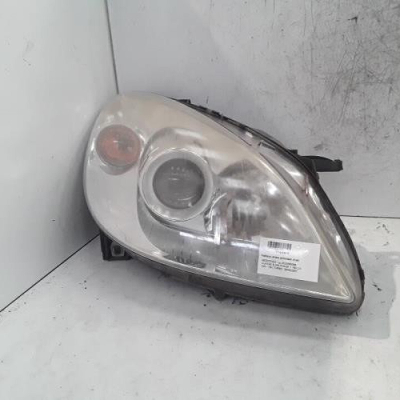 Optique avant principal droit (feux)(phare) MERCEDES CLASSE B 245