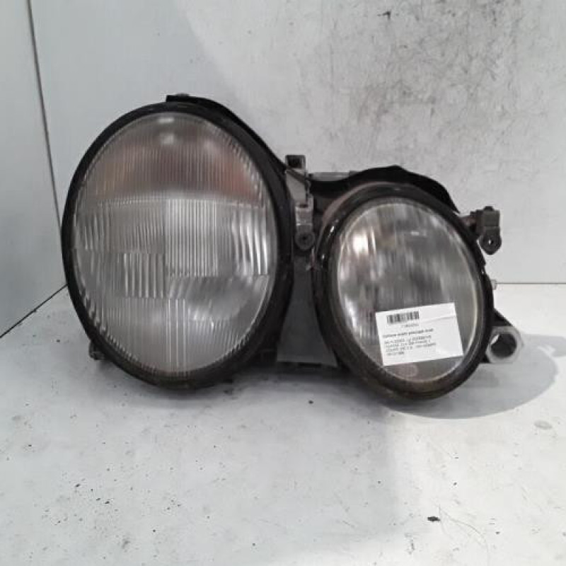 Optique avant principal droit (feux)(phare) MERCEDES CLASSE CLK 208