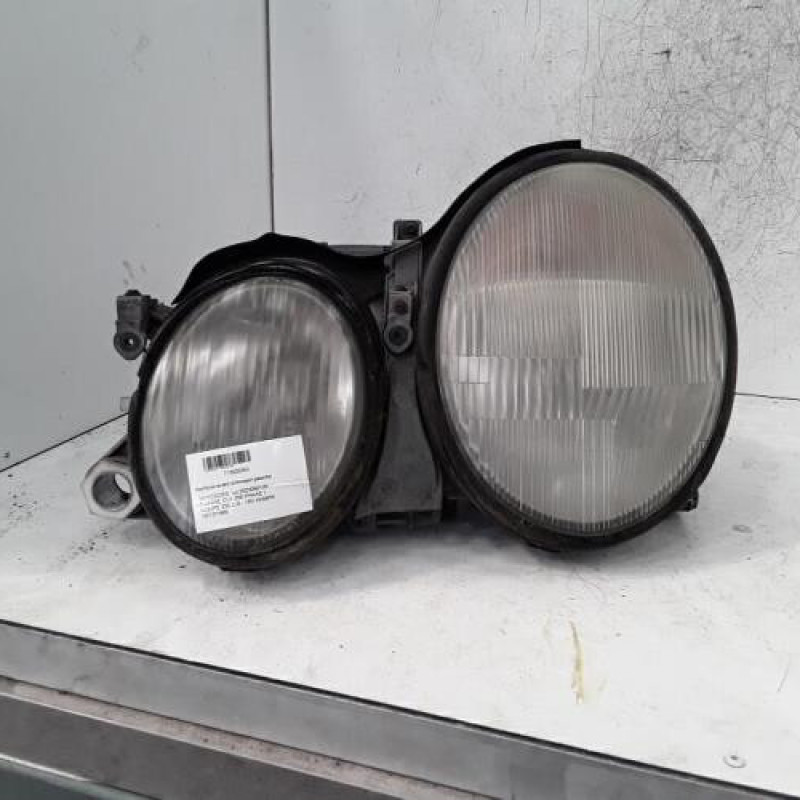 Optique avant principal gauche (feux)(phare) MERCEDES CLASSE CLK 208