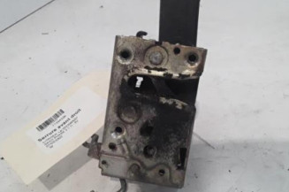 Serrure avant droit CITROEN SAXO