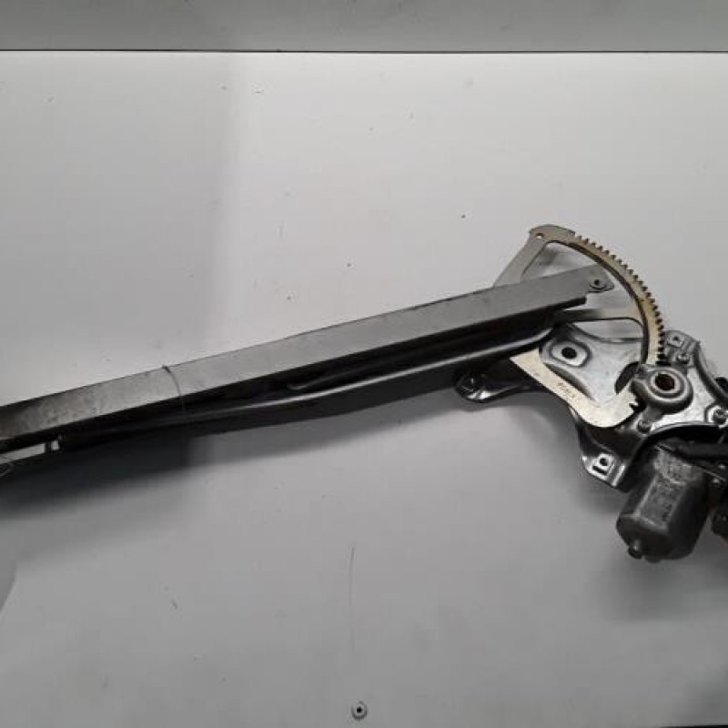 Leve vitre electrique avant gauche TOYOTA YARIS 2