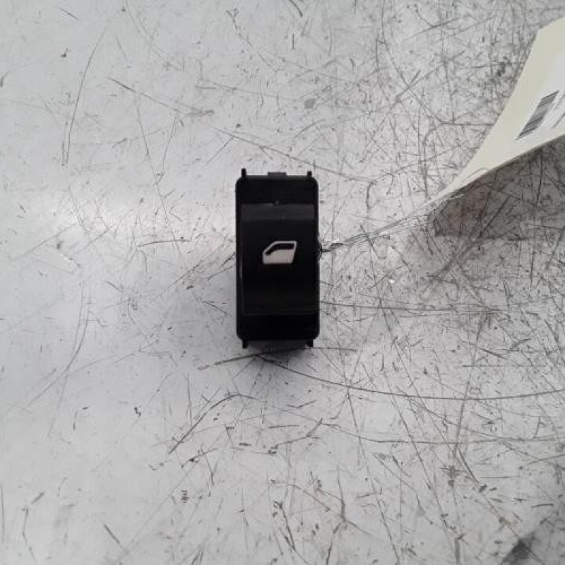 Interrupteur de leve vitre arriere gauche CITROEN C4 2