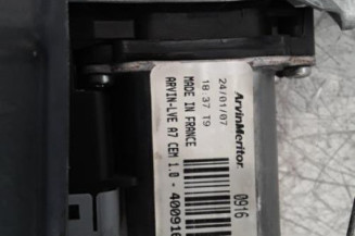 Leve vitre electrique avant droit PEUGEOT 207 Photo n°3