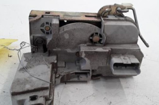 Serrure avant droit PEUGEOT 307