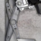 Leve vitre electrique avant droit TOYOTA YARIS 1