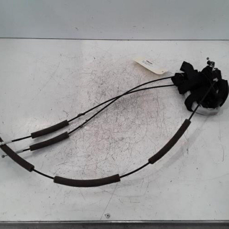 Serrure avant droit NISSAN JUKE 1 Serrure avant droit NISSAN JUKE 1