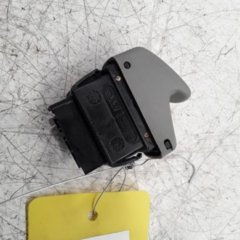 Interrupteur de leve vitre avant gauche RENAULT TWINGO 1