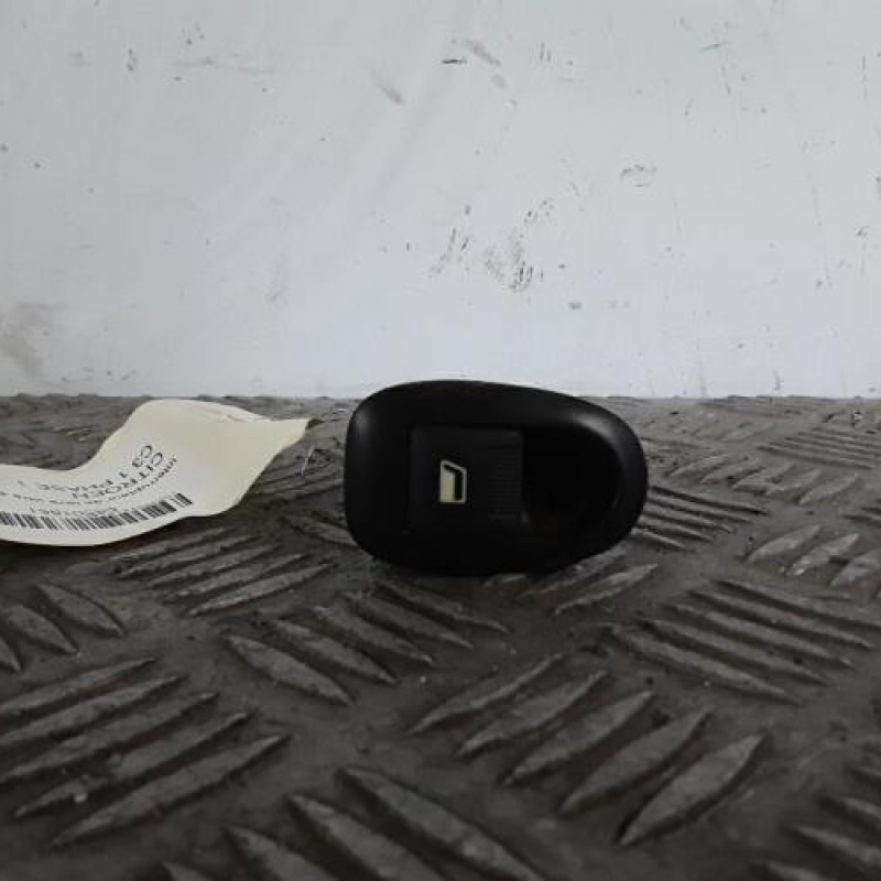 Interrupteur de leve vitre arriere droit CITROEN C3 1