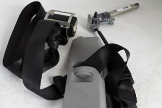 Ceinture avant droit OPEL CORSA D Photo n°1