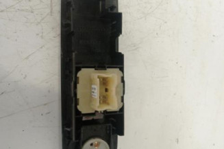 Interrupteur de leve vitre avant gauche RENAULT CLIO 4