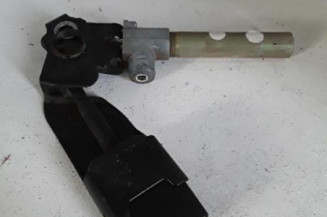 Attache ceinture avant droit RENAULT KANGOO 1