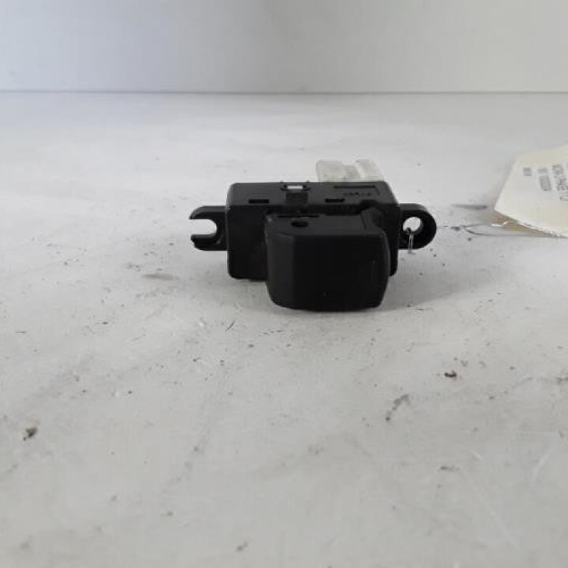 Interrupteur de leve vitre avant droit NISSAN MICRA 3