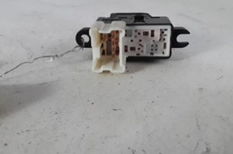 Interrupteur de leve vitre avant droit NISSAN MICRA 3