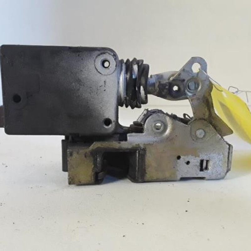 Serrure avant droit PEUGEOT 106 Serrure avant droit PEUGEOT 106