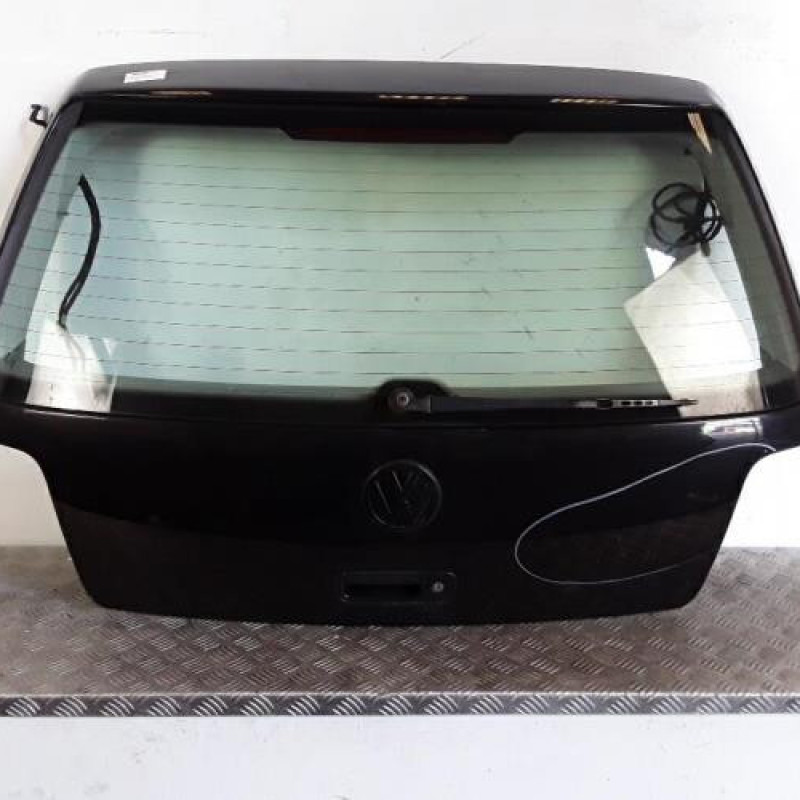 Malle/Hayon arriere VOLKSWAGEN GOLF 4