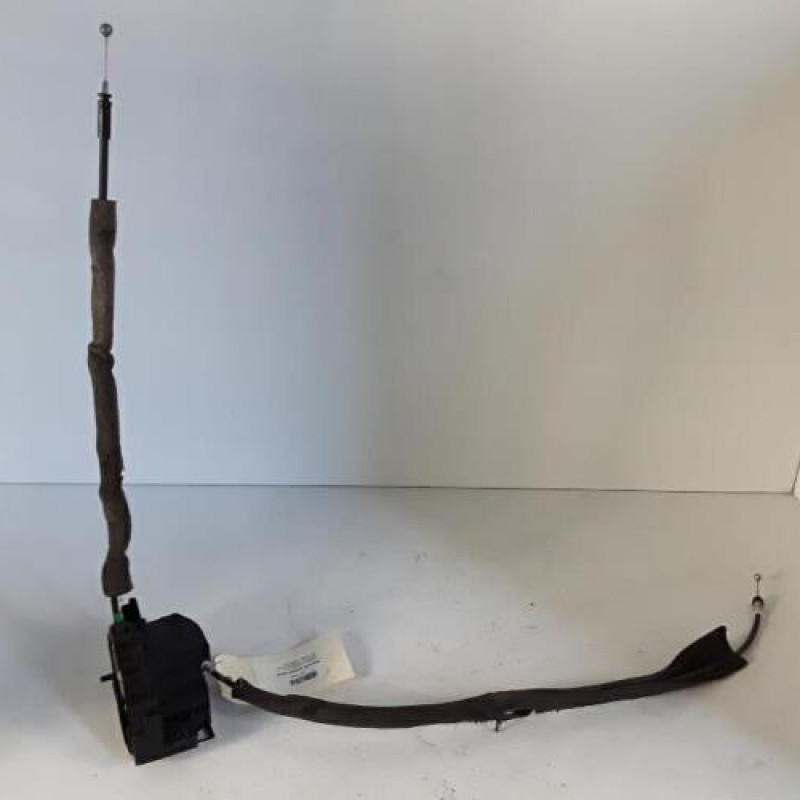Serrure arriere droit NISSAN QASHQAI 1