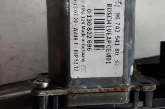Leve vitre electrique avant droit PEUGEOT 2008 1 Photo n°3