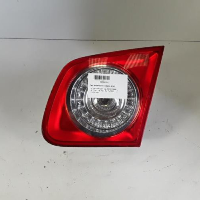 Feu arriere secondaire droit (feux) VOLKSWAGEN JETTA 3