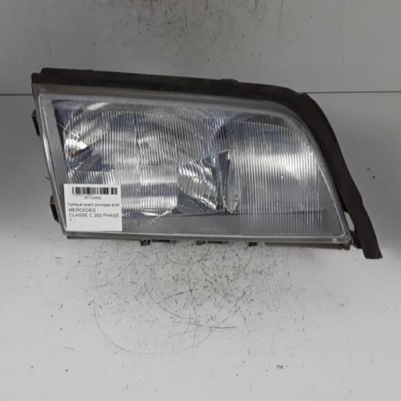 Optique avant principal droit (feux)(phare) MERCEDES CLASSE C 202