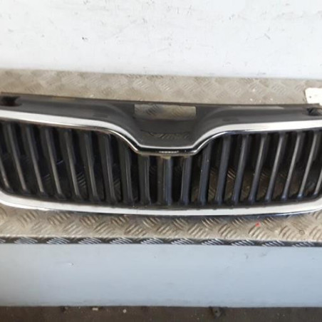 Calandre SKODA RAPID Photo n°1