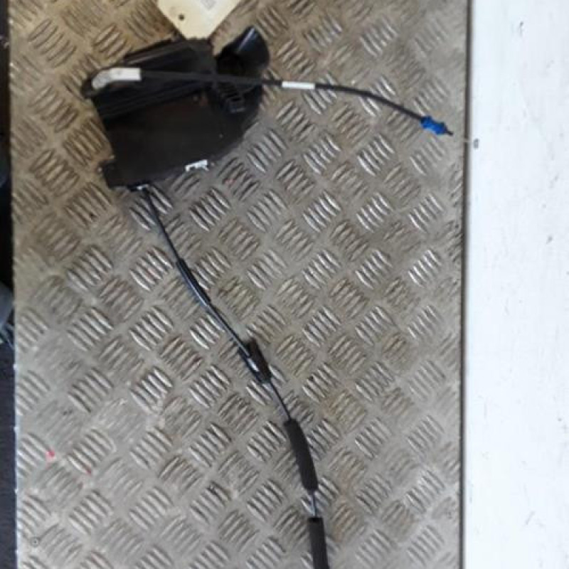 Serrure avant droit CITROEN C4 PICASSO 2 Serrure avant droit CITROEN C4 PICASSO 2