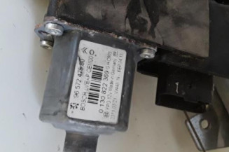 Leve vitre electrique avant droit PEUGEOT 308 1