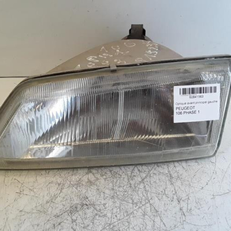 Optique avant principal gauche (feux)(phare) PEUGEOT 106
