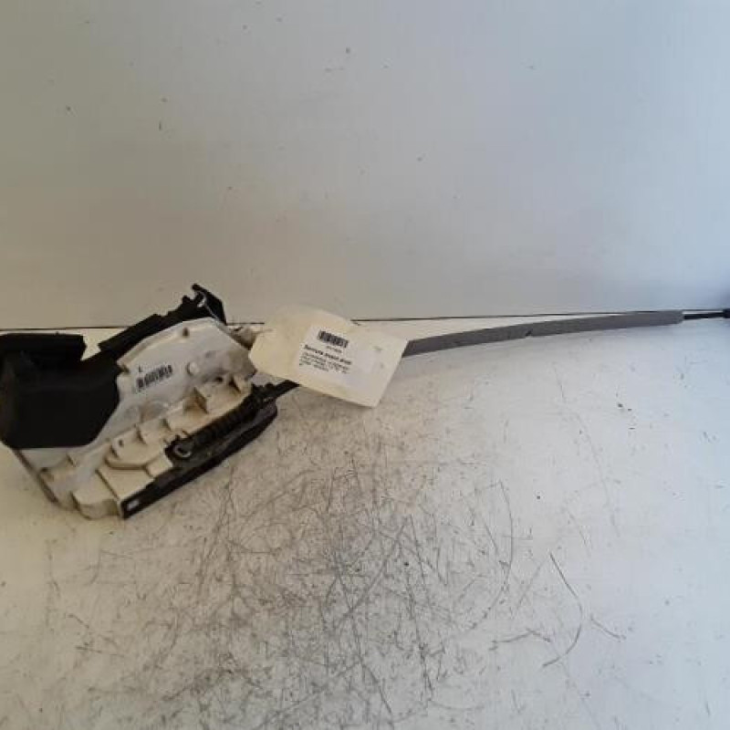 Serrure avant droit VOLKSWAGEN POLO 5 Serrure avant droit VOLKSWAGEN POLO 5