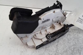 Serrure avant droit VOLKSWAGEN POLO 5