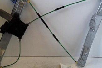 Leve vitre electrique avant droit OPEL CORSA D Photo n°1