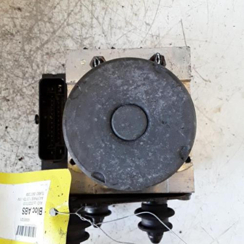 Bloc ABS (freins anti-blocage) AUDI A4 3 Bloc ABS (freins anti-blocage) AUDI A4 3
