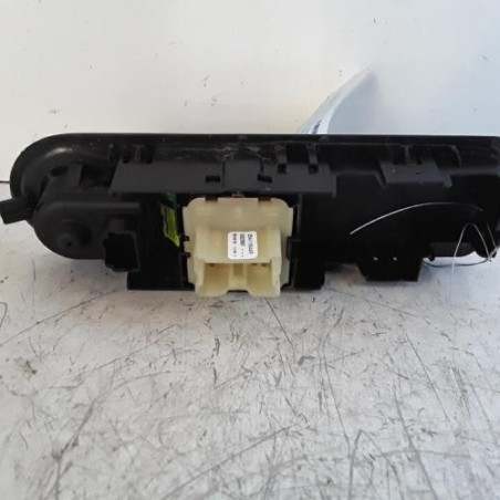Interrupteur de leve vitre avant gauche RENAULT CLIO 4